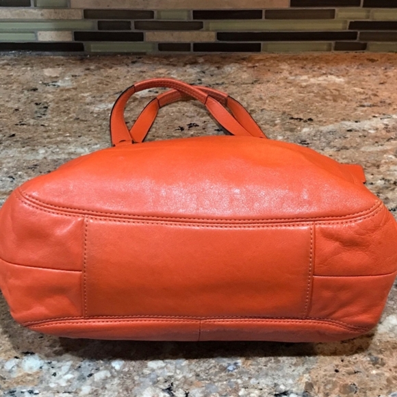 COACH Signature Leather Shoulder Bag ๐งก - Picture 9 of 11